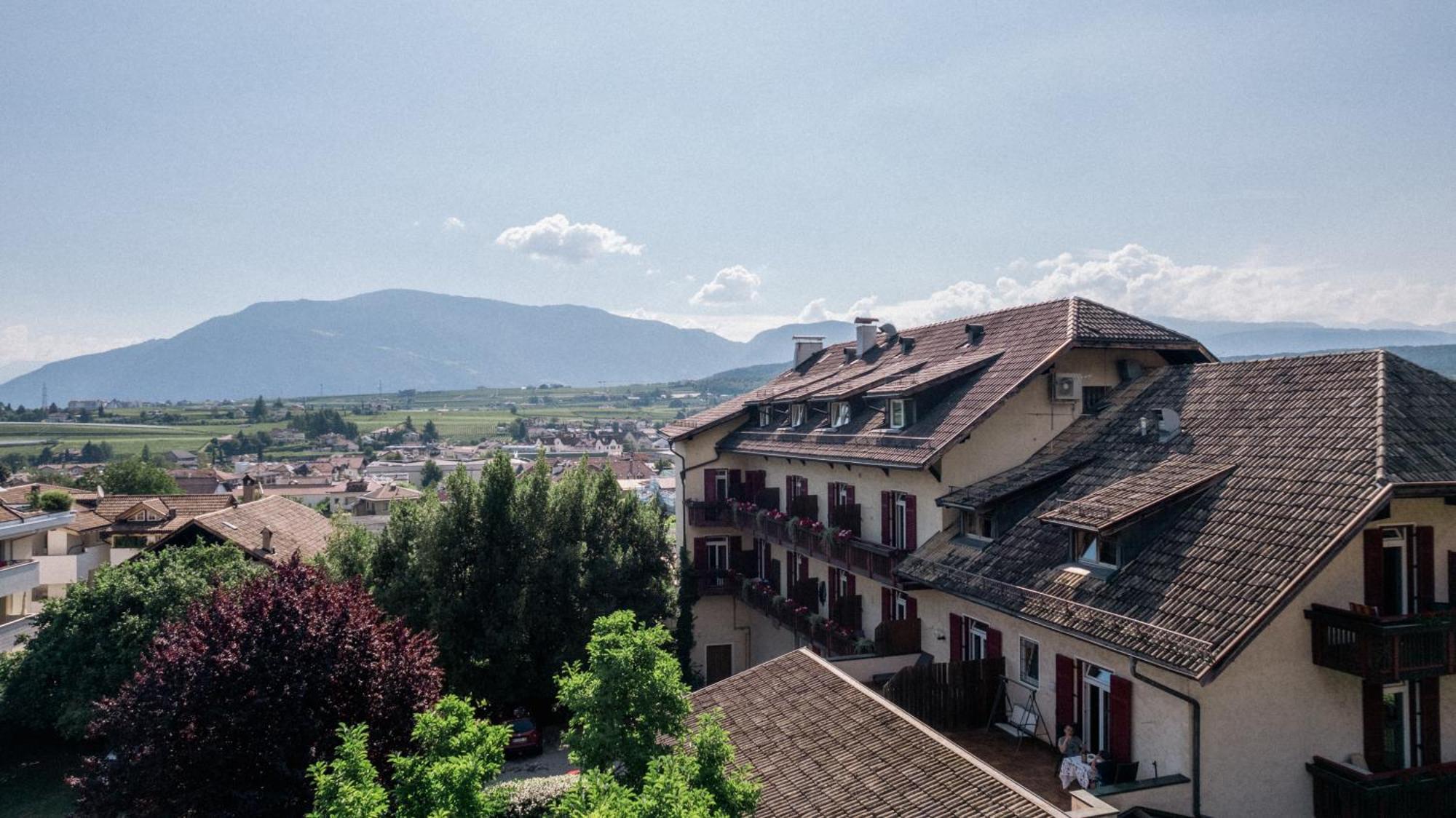 Angerburg Blumenhotel Appiano sulla Strada del Vino Kültér fotó