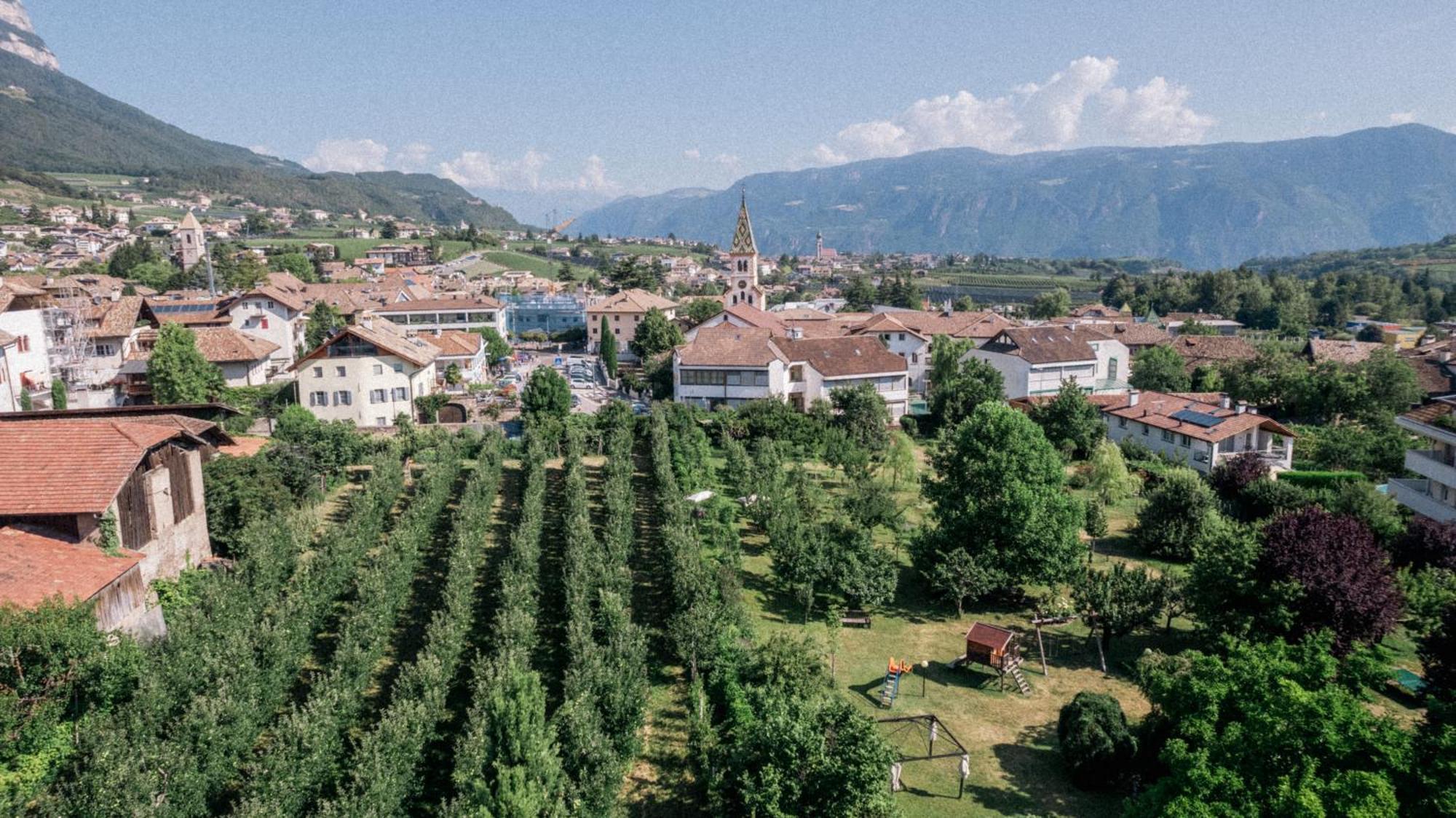 Angerburg Blumenhotel Appiano sulla Strada del Vino Kültér fotó