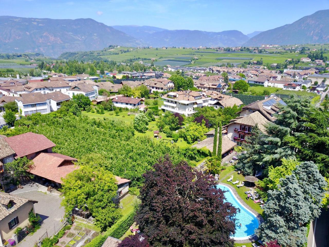 Angerburg Blumenhotel Appiano sulla Strada del Vino Kültér fotó